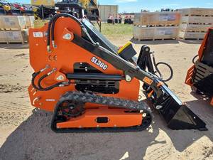 lot 5250 image: SL36C Compact Track Skid Steer Loader with Hydraulic Bucket