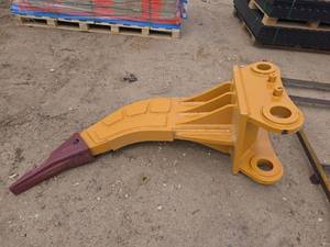 lot 5279 image: Heavy Duty Excavator Ripper Tooth Attachment