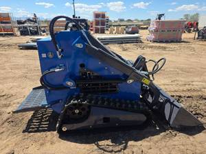 lot 5078 image: ZJG ZJ-380 Compact Track Loader Skid Steer with Bucket