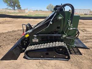 lot 5080 image: ZJG ZJ-380 Compact Track Skid Steer Loader with Hydraulic System