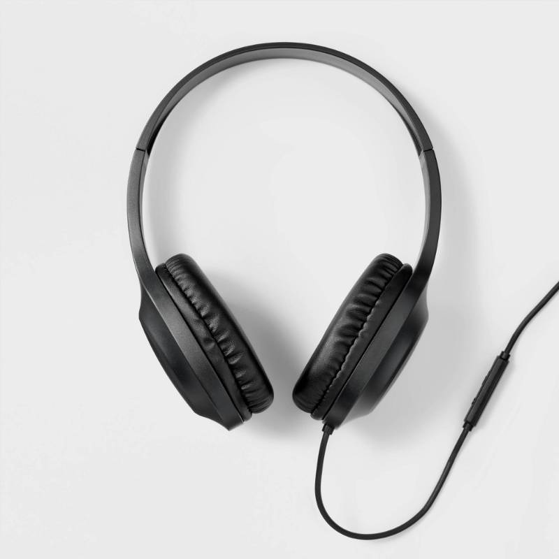 lot 2048 image: Wired On-Ear Headphones - heyday Black - Retail $10