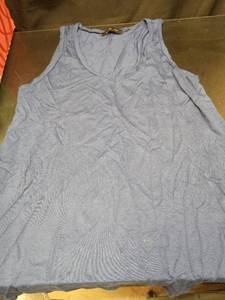 lot 2154 image: DittyandVibe Women Short Sleeve V Neck Curved Hem Tunic Tops T Shirts (Navy Blue,L) - Retail $15