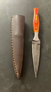 lot 30 image: Handcrafted Damascus Steel Full Tang Knife Blade dagger with sheath approx 8 inches Hunting Fishing