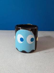 lot 19718 image: Paladone PAC-MAN Officially Licensed Ceramic Mug - 600ml (20 fl oz) Retro Gaming Coffee Cup Featuring Inky, Gamer Gift for All Ages Classic Arcade Drinkware - Retail $18