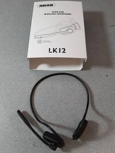 lot 19812 image: 2B2C LK12 Open-Ear Wireless Headphone with Noise Cancelling - Retail $25