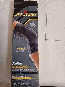 lot 29019 image: 3M Futuro Knee Compression Sleeve with Stabilizers Size Large - Retail $15