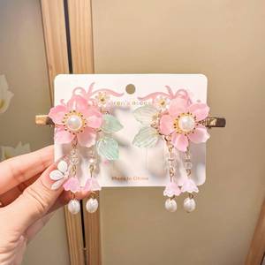 lot 31758 image: Vintage Pink Flower Hair Clips - 2Pcs Sakura Alligator Hair Clips Tassel Pearl Hair Barrettes Chinese Style Glass Fringe Wedding Hairpin Chinese Hair Accessories for Women Girls Bride Bridesmaid - Retail $7
