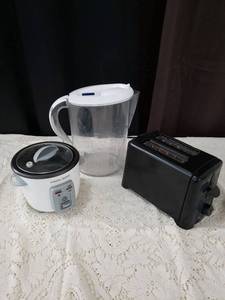 lot 8 image: Small Kitchen Appliance Bundle - Rice Cooker, Water Pitcher, and Toaster Set