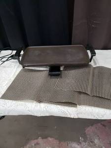 lot 15 image: Electric Non-Stick Griddle with Temperature Control