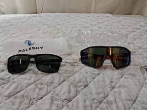 lot 49 image: Paleshy Sports Sunglasses Set with sunglasses