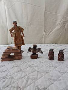 lot 56 image: Native American Collectible Figurines and Pottery Set