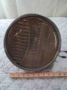 lot 66 image: Tractor Headlight Assembly