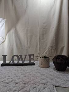 lot 76 image: Decorative LOVE Sign and Face Planter Set