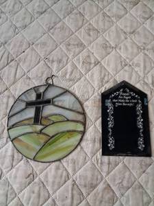 lot 104 image: Stained Glass Cross Suncatcher and Friends Angels Glass Plaque Set