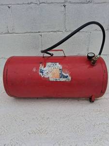 lot 116 image: 11 Gallon Portable Air Compressor Tank