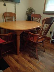 lot 951 image: Kitchen Table with Oak Chairs.  30 x 54 x 42