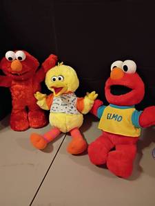 lot 1043 image: 2 More Elmos and Big Bird