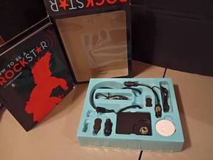 lot 1049 image: Wireless Microphone Headset.