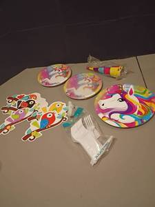 lot 1103 image: Birthday Party Supplies