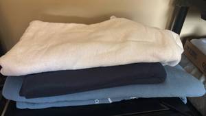 lot 1221 image: Three Blankets