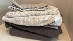 lot 1227 image: Queen Sheets