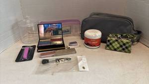 lot 1232 image: Mixed Beauty and Personal Care Bundle with Mary Kay products