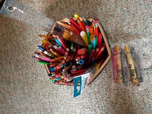 lot 1259 image: Basket with Pens and Colored Pencils