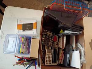 lot 1263 image: Miscellaneous Office Items.