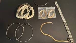 lot 1407 image: Bracelets and earrings