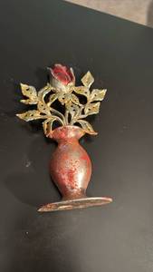 lot 1422 image: Metal earring holder