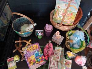 lot 2016 image: Easter decor and more