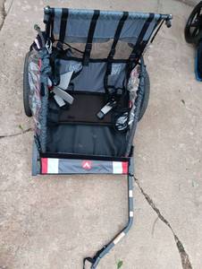 lot 2034 image: Double Child Bike Trailer with Safety Harness