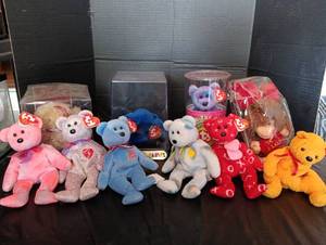 lot 2036 image: Beanie Babies
