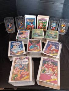 lot 2038 image: Old Mc Donald toys and glass set