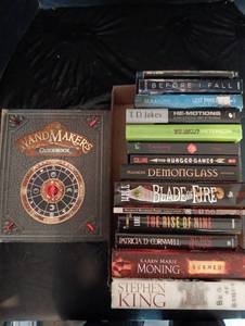 lot 2060 image: Books (Stephen King)