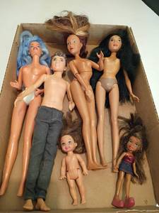 lot 2226 image: Barbies and More