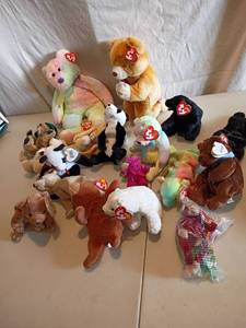 lot 2309 image: Boyds Bears and Ty Beanie Babies