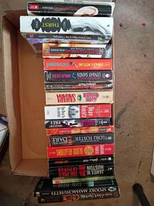 lot 2315 image: Books.  Black Hawk Down