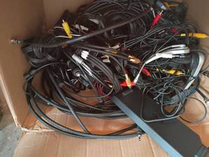 lot 2322 image: Various Cords