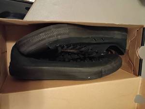 lot 1063 image: Mens Sized 13 Converse Shoes