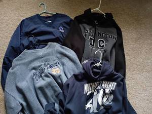 lot 1077 image: Mens Jackets and Sweat Shirts.  All sized 2XL. Notre Dame, Texas Oilers and More