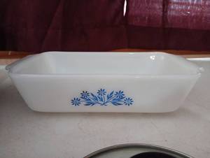 lot 1122 image: Corning Ware Blue Cornflower Casserole Dish and more