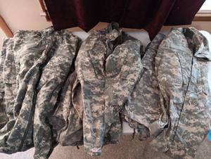 lot 1129 image: 3ea sets of Army Jackets and pants medium and medium long