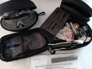 lot 1135 image: Military Tactical Shooting Kit with Protective Goggles and Rail System