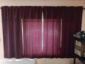 lot 1144 image: 4ea 63x27 red lace curtains wrod