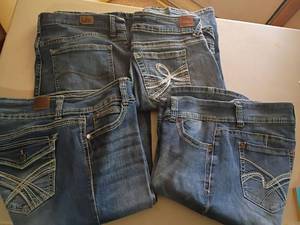 lot 1345 image: Ladies Jeans.  Size 14 and 13.  Lee and Wallflower