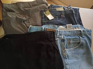 lot 1352 image: Mens Jeans and Denali Pant.  Sized 40 x 32