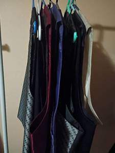 lot 1374 image: Mens Dress Vests.  XL to 2X