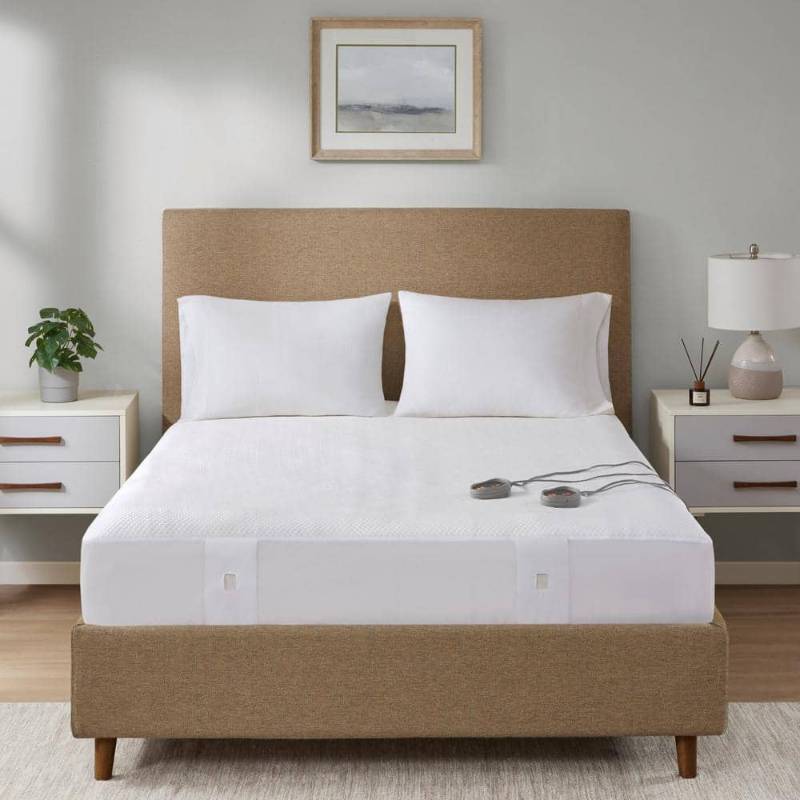lot 26894 image: Cool Touch Heated Mattress Pad White - BeautyRest, 5-Setting, Machine Washable, Fits 18 Depth, King - Retail $340