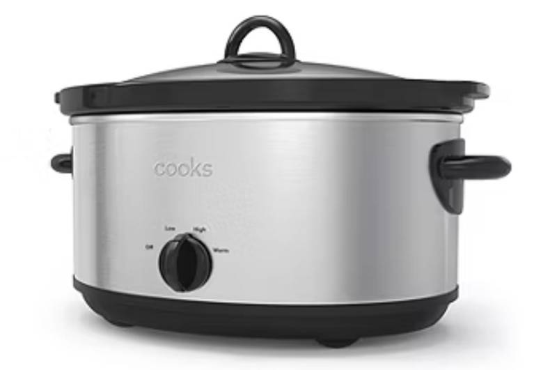 lot 26898 image: 6 Quart Manual Slow Cooker - Retail $60